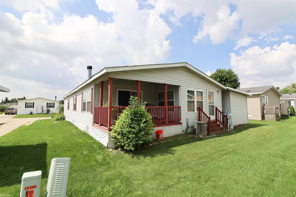 23157 Grey Gables Dr, Clinton charter township