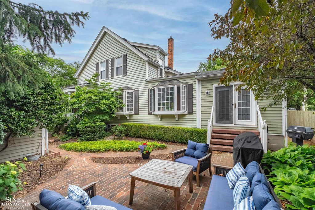 357 Roosevelt Pl. Pl, Grosse Pointe city