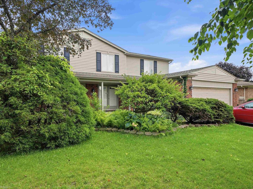 43456 Hillcrest Dr, Sterling Heights city