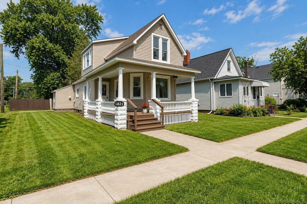 1821 11th Ave, Port Huron city