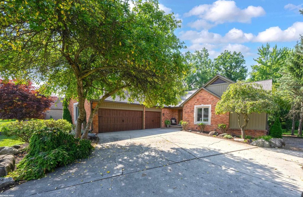 1734 Snowden Cir, Rochester Hills city