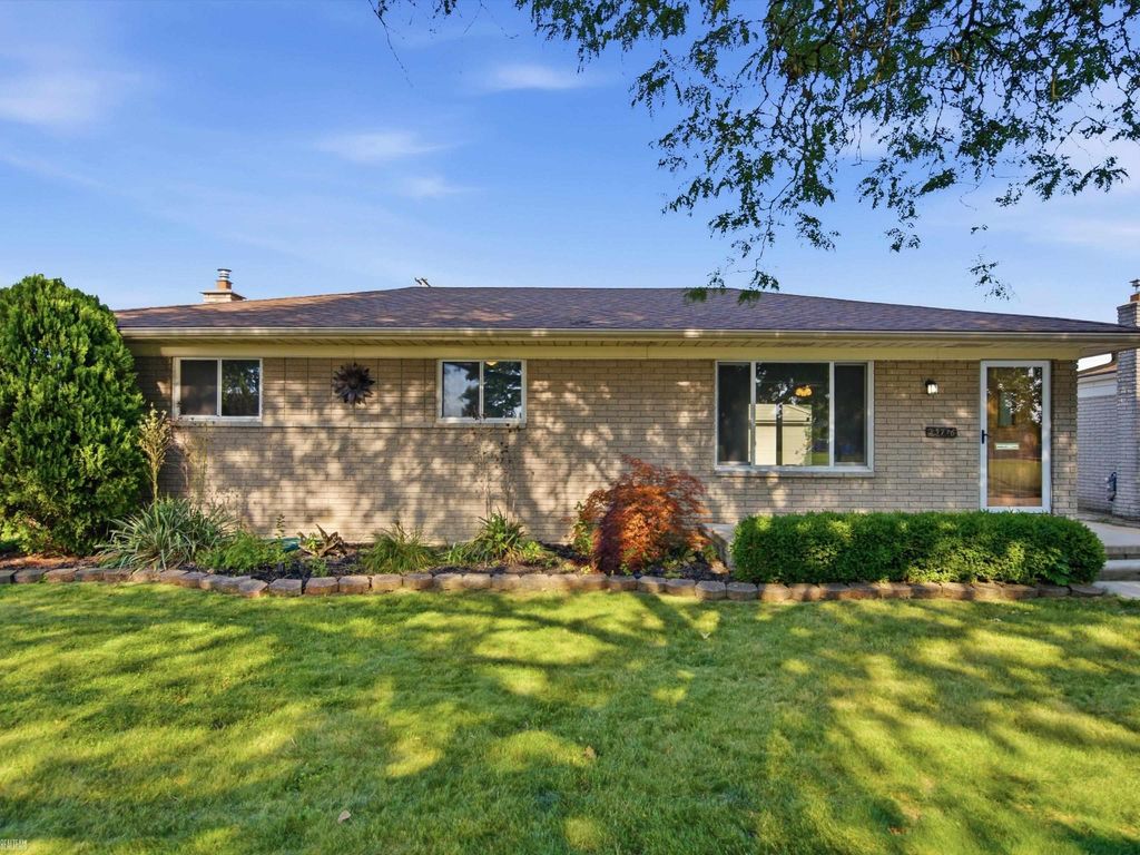 23716 Grove St, St. Clair Shores city