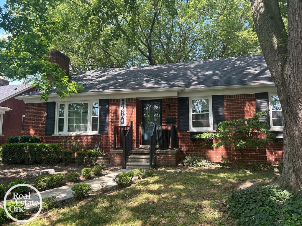 463 Bournemouth Cir, Grosse Pointe Farms city
