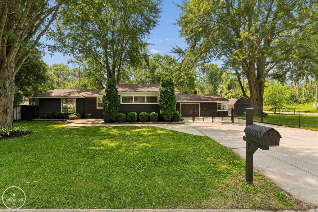 367 Sherwood Ln, Algonac city