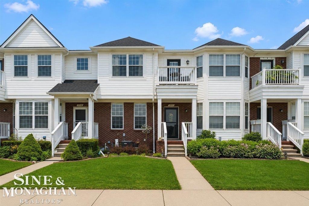 29353 Classic St, Chesterfield Twp