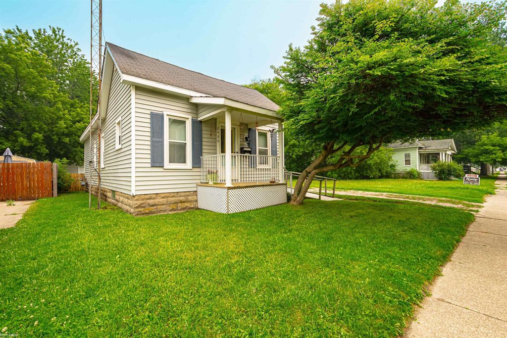 2420 Stone St, Port Huron city