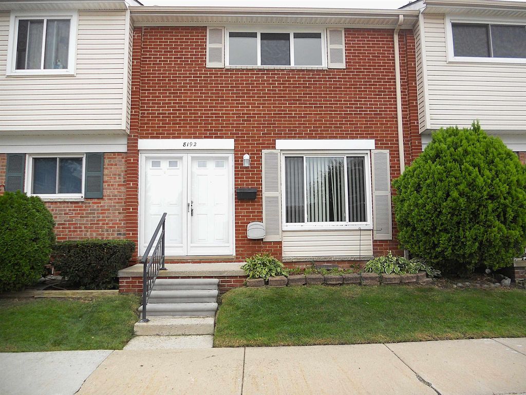 8192 Farnum Ave, Warren city