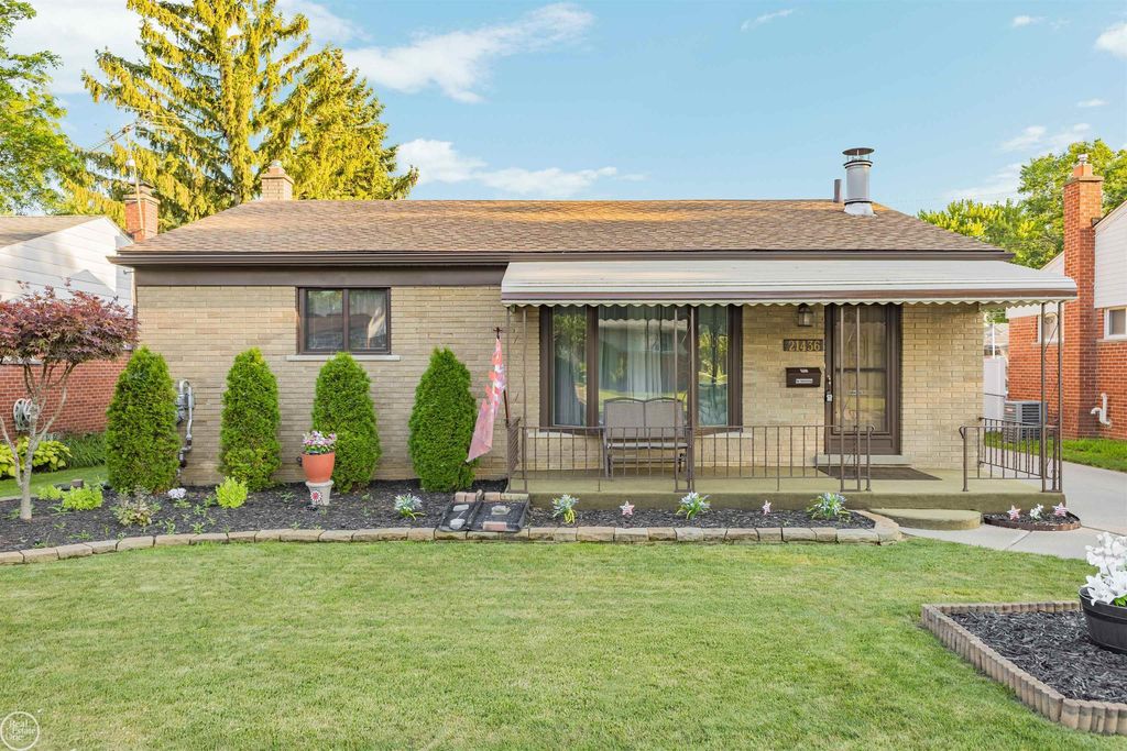 21436 Parkway St, St. Clair Shores city
