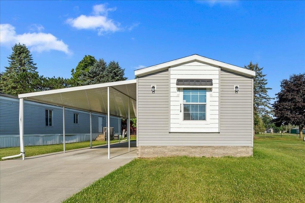 7118 W Mapleview Cir, Brown City city
