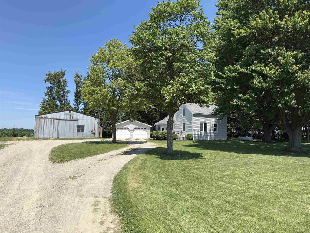 4951 Deckerville Rd, Marion township