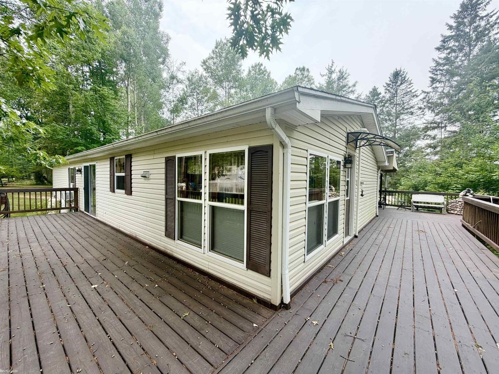 4837 Diehl Trl, Logan township