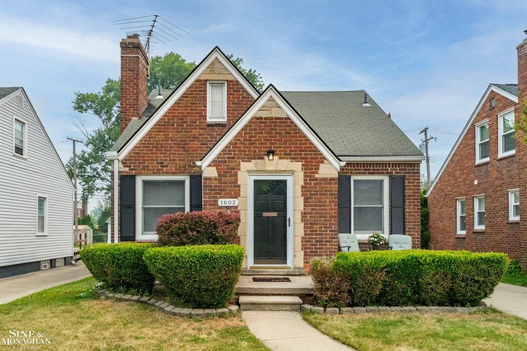 1602 Anita Ave, Grosse Pointe Woods city