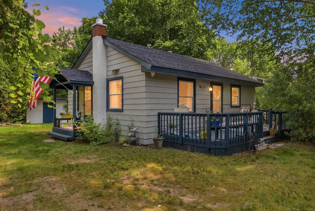 7405 Aspen Rd, Worth township