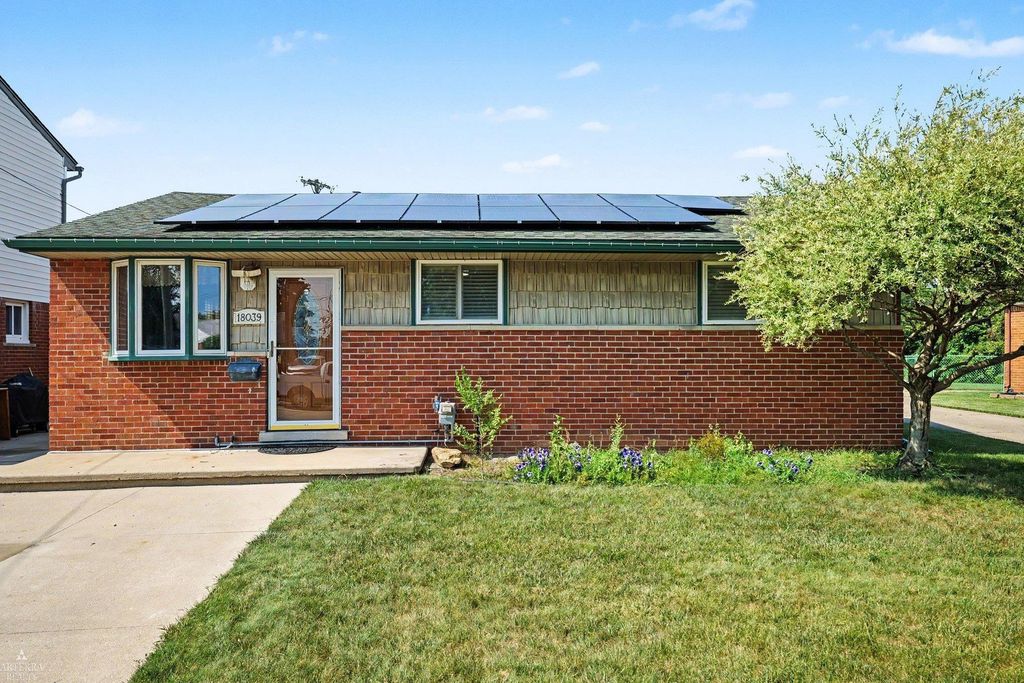 18039 S Summer Lane Ln, Fraser city