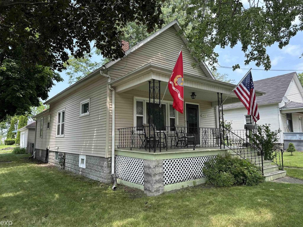 2417 Division St, Port Huron charter township