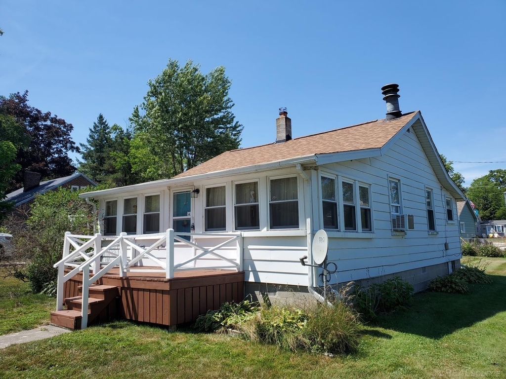 7391 Juniper Rd, Worth township