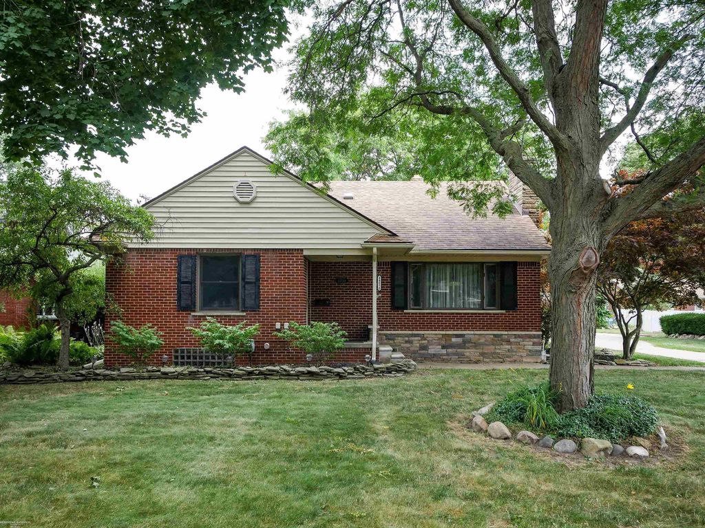 44850 Kemp St, Sterling Heights city