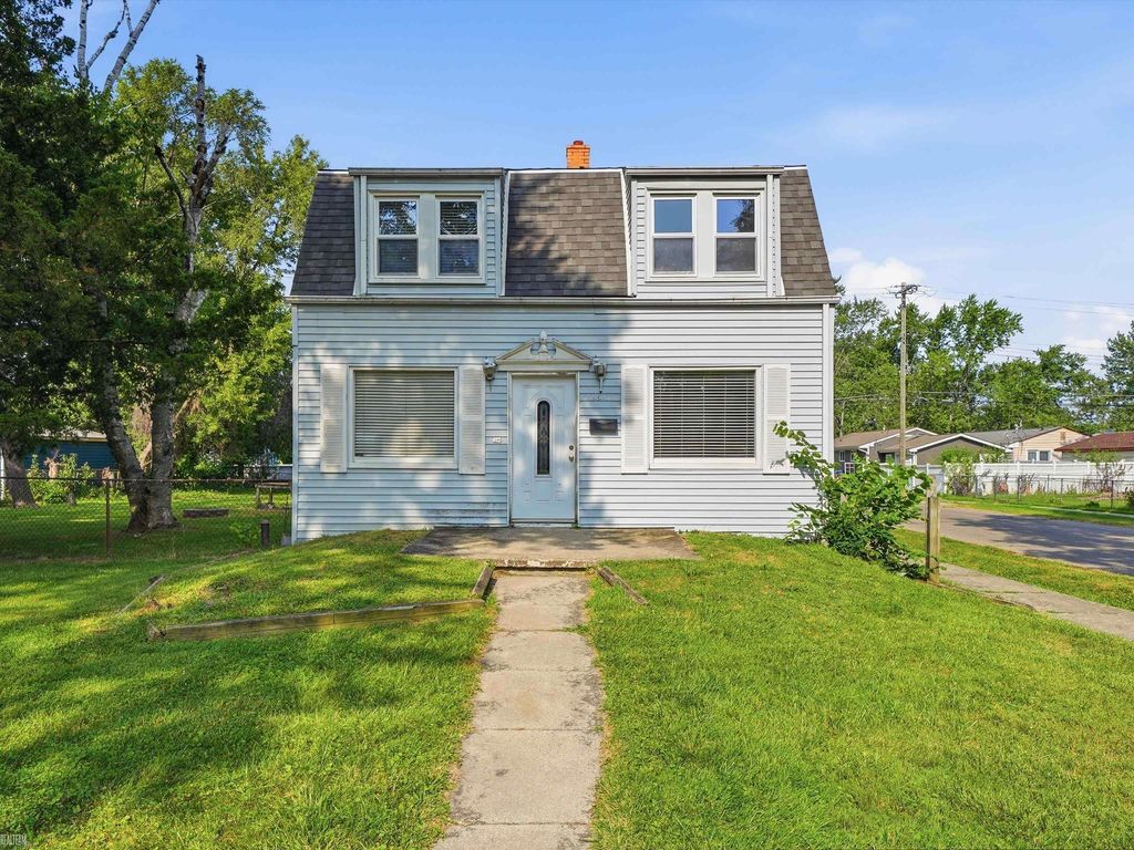 18513 Wakenden St, Redford charter township