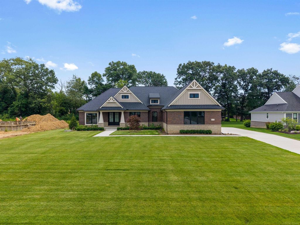 7376 Mulberry Dr, Washington township