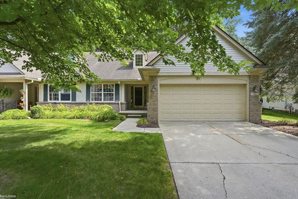 183 Four Seasons Rd, Lake Orion