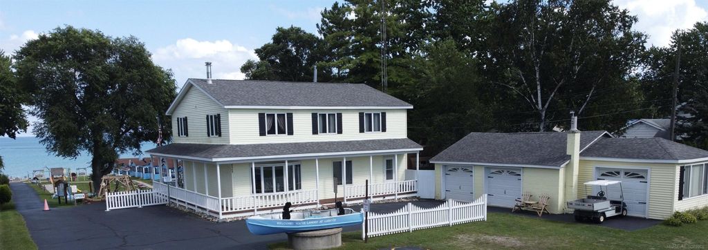 8949 Lakeshore Rd Rd, Worth township