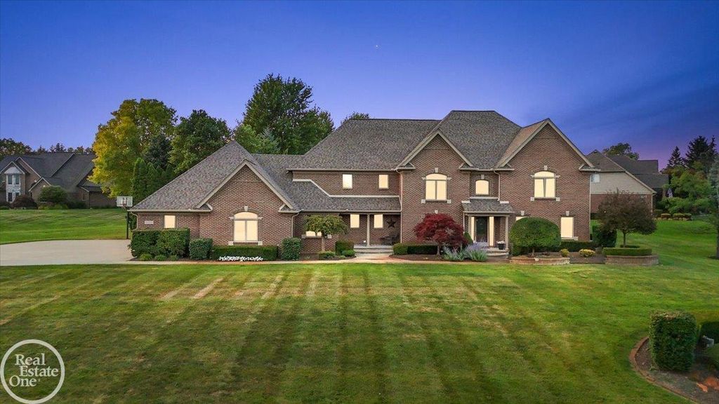8849 Heatherwood Ct, Washington township