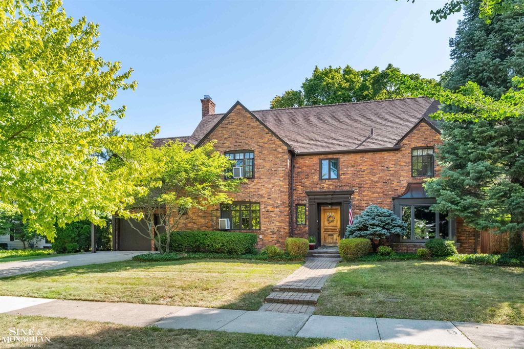 440 University Pl, Grosse Pointe city
