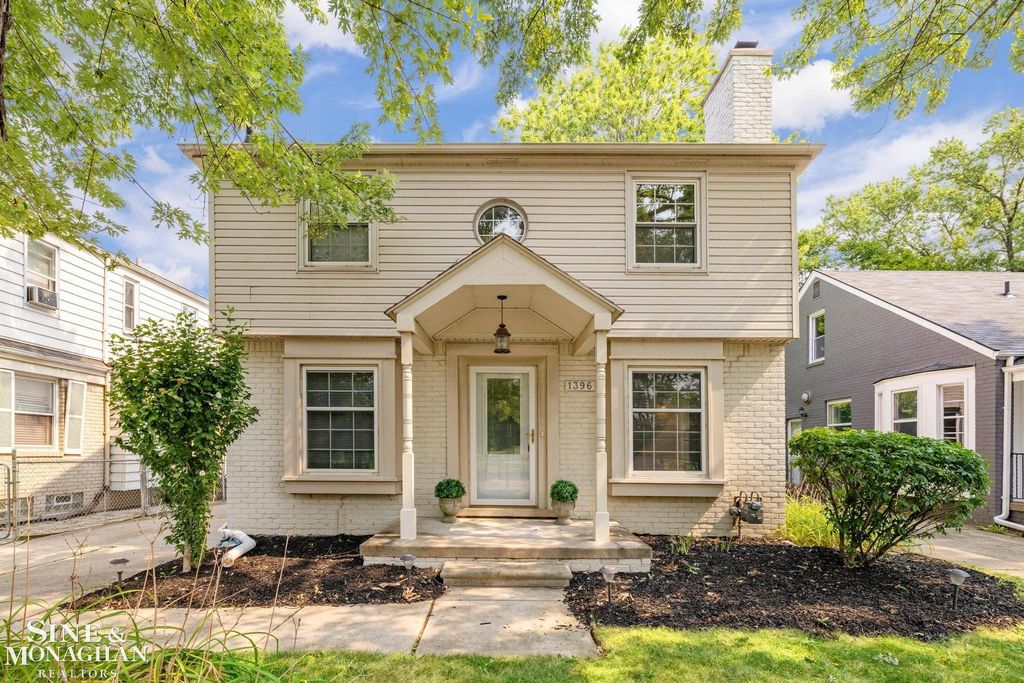 1396 Vernier Rd, Grosse Pointe Woods city