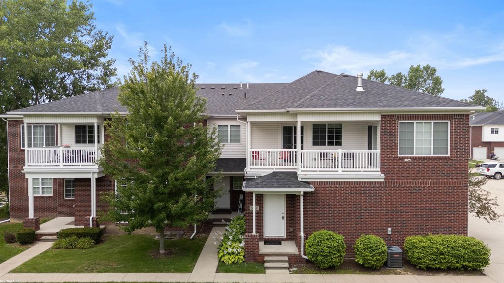 6986 Boulder Pointe Ct, Washington township