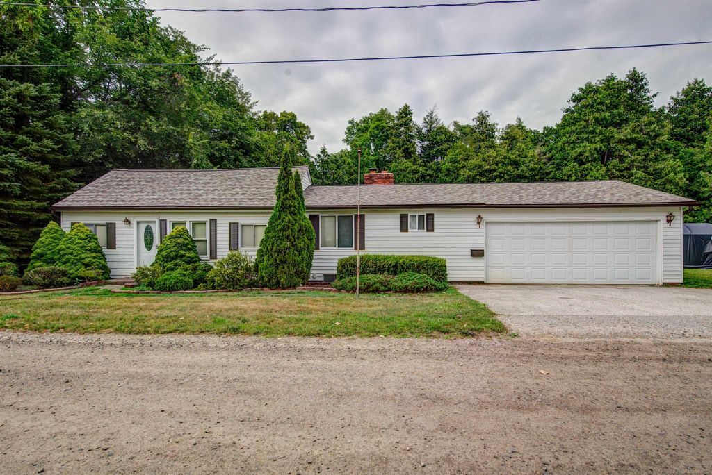 7257 Forest Dr, Worth township