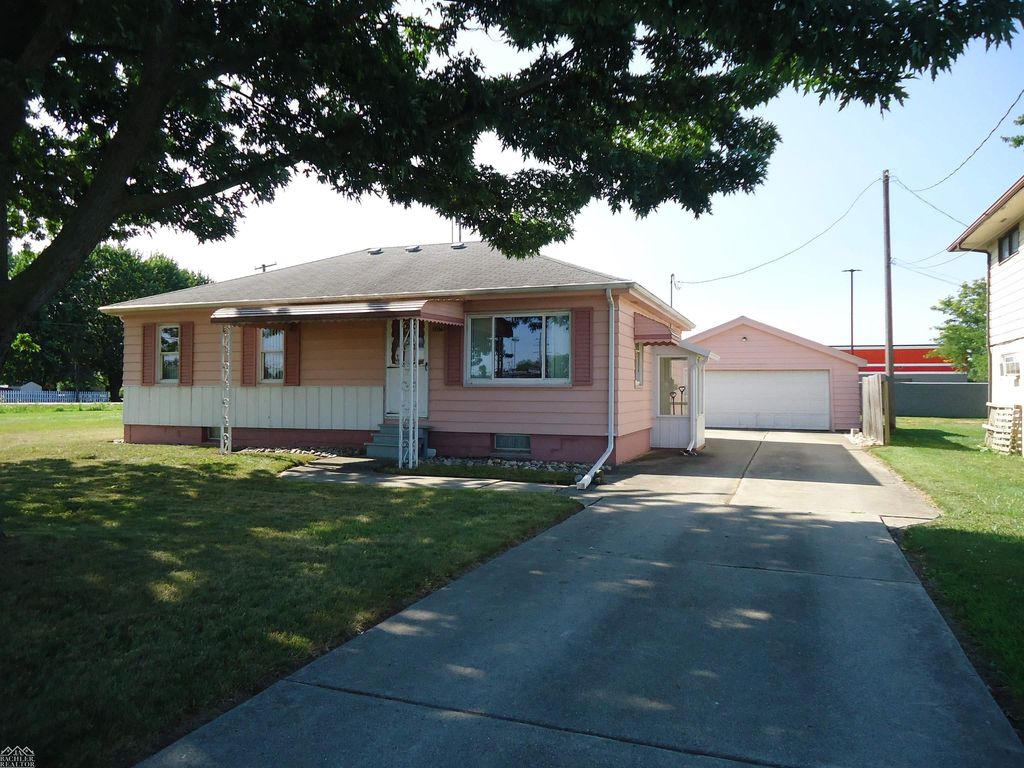 2075 S Plank Rd, Marine City city