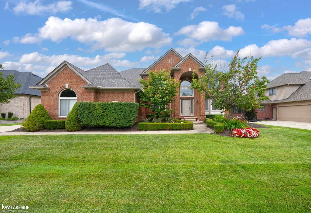 55582 Caesars Dr, Shelby charter township