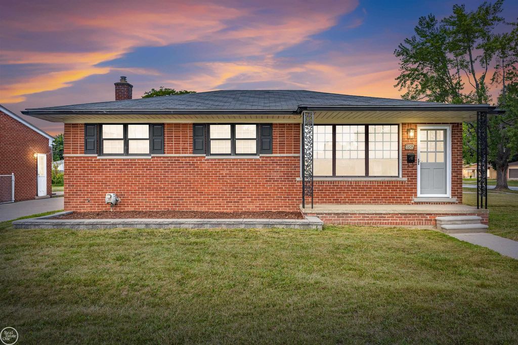 8587 Christine St, Warren city