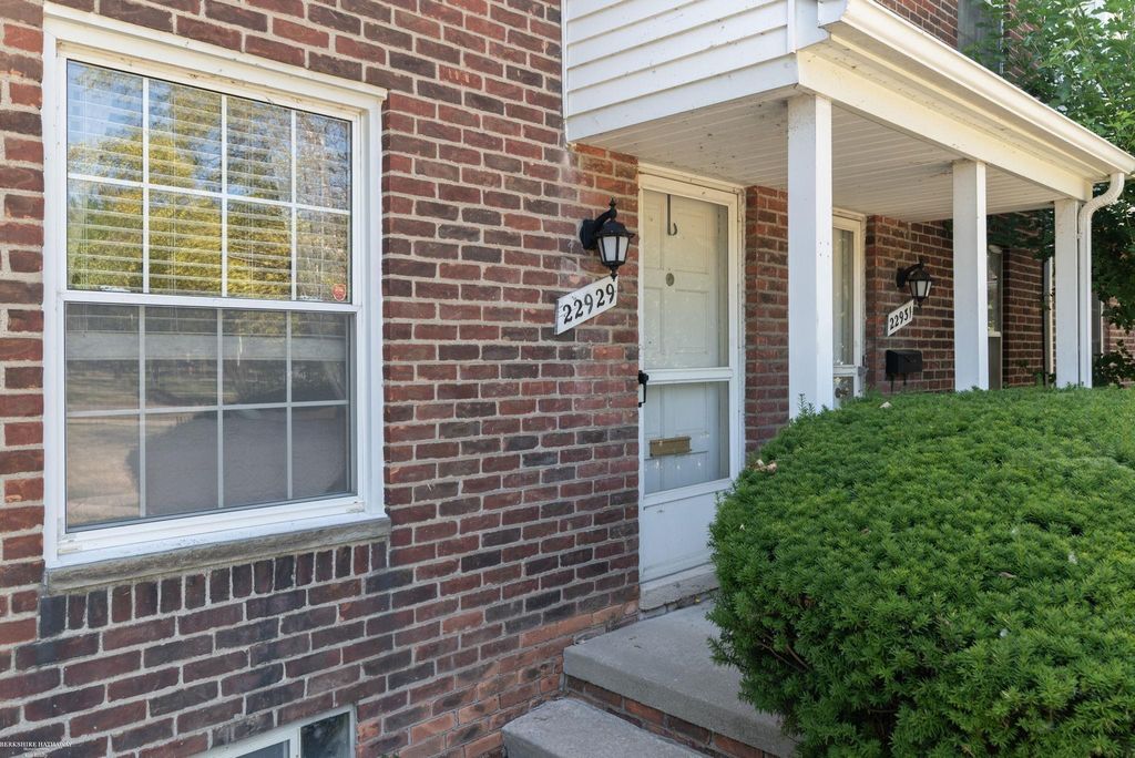22929 Lakeshore Rd, St. Clair Shores city