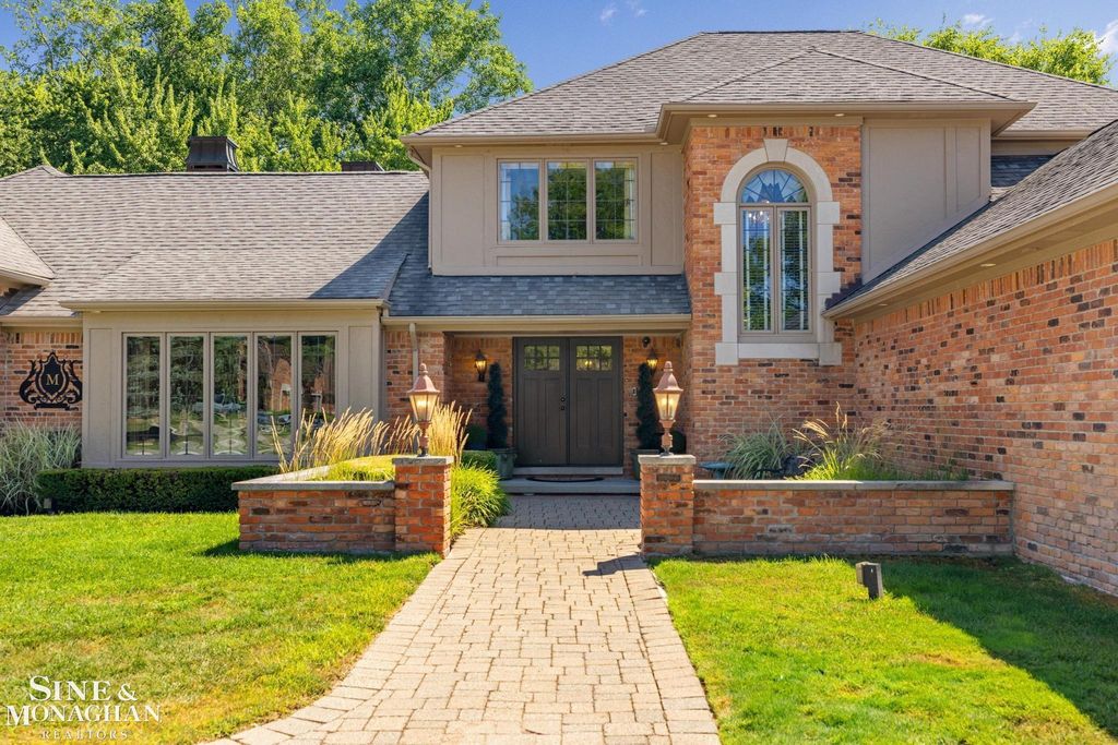 37500 Alpinia Ln, Clinton charter township