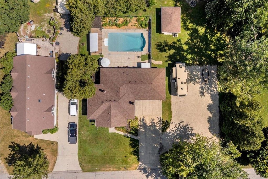 294 Recor Rd, East China township