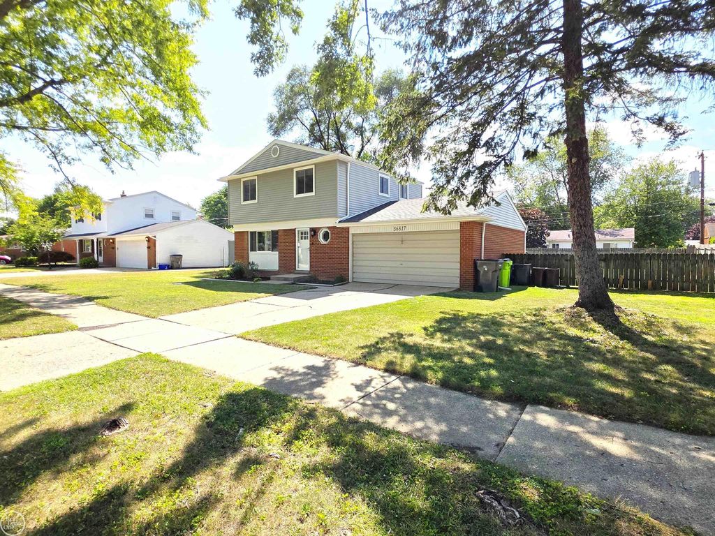 36817 Barr, Clinton charter township