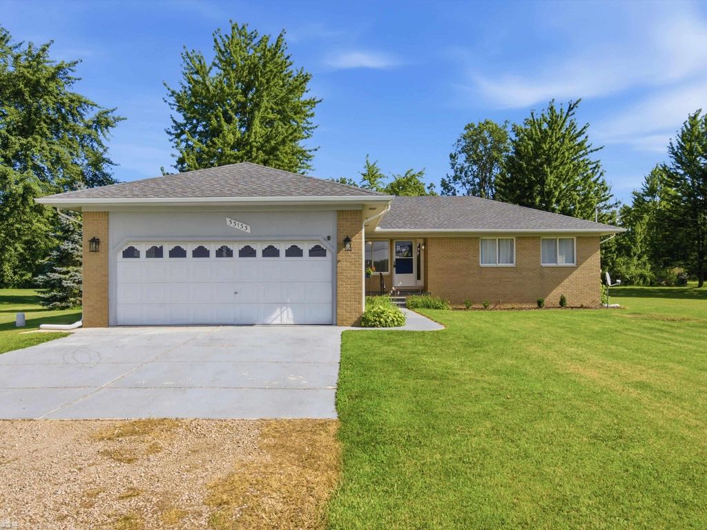 33133 32 Mile Rd, Richmond city