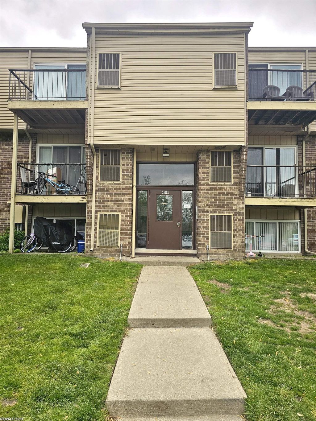 38255 Fairway Ct, Clinton Township