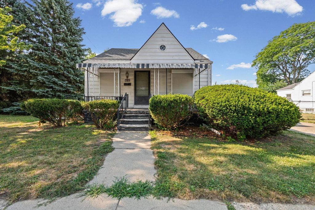 7076 Continental Ave, Warren city