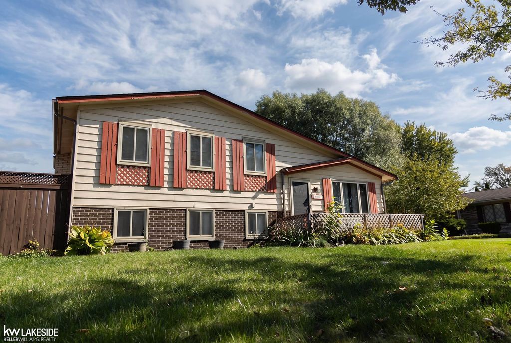 49234 Michelle Ann Dr, Chesterfield Twp