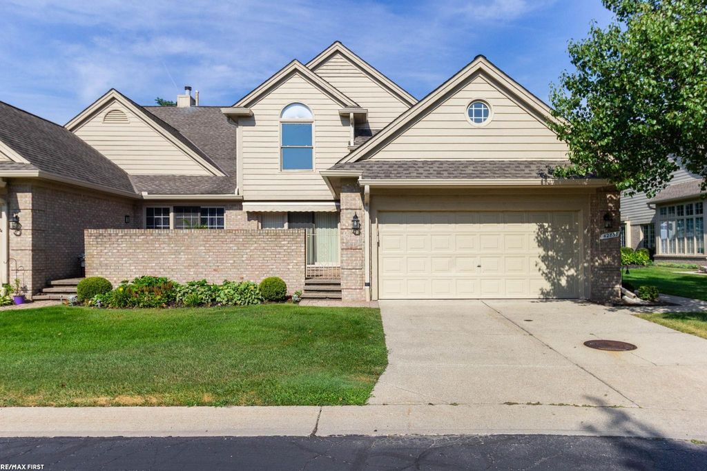 42857 Christina Dr, Sterling Heights