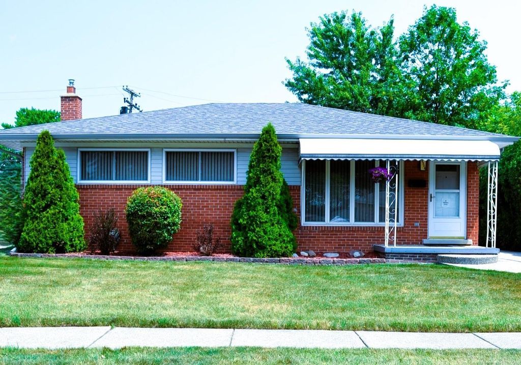 28508 Ursuline St, St. Clair Shores city