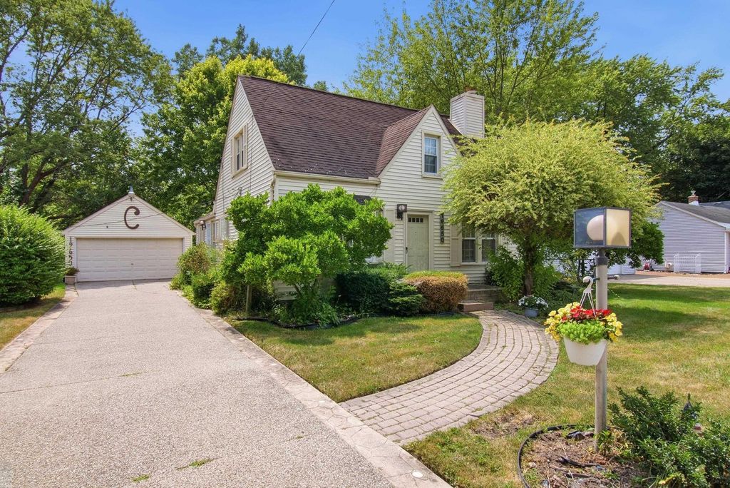 19650 Huntington Ave, Harper Woods city