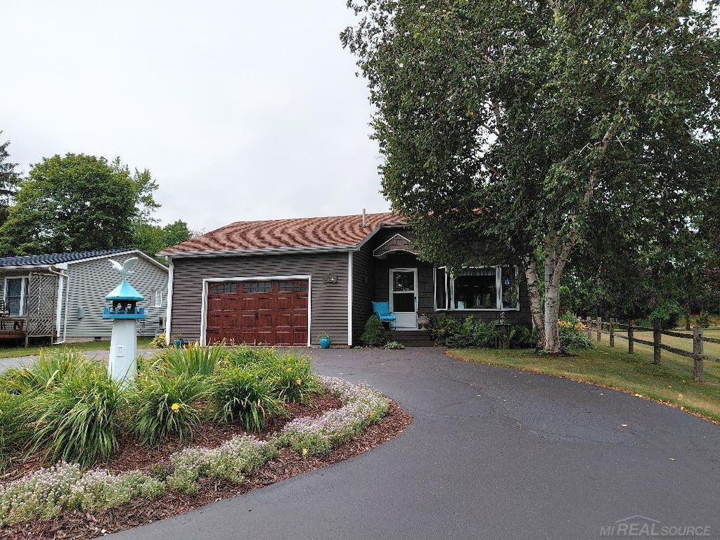 434 S Lake St, Sanilac township
