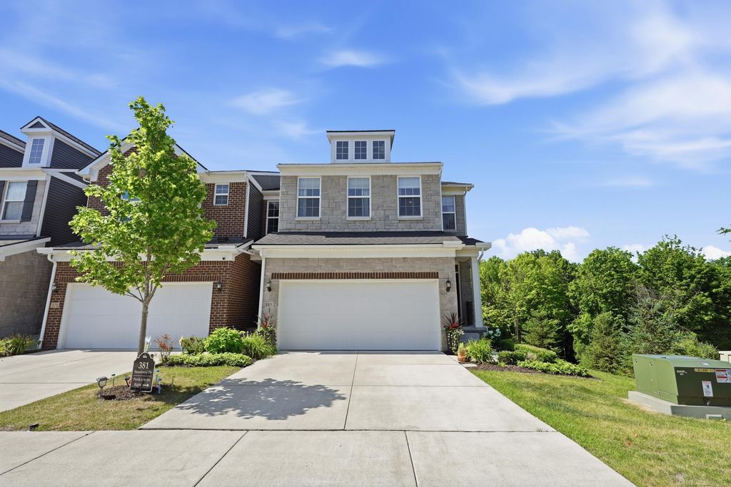381 Strawberry Dr, Rochester Hills city