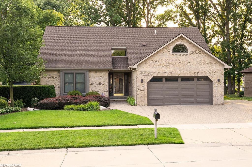 48315 Walden Rd, Macomb township
