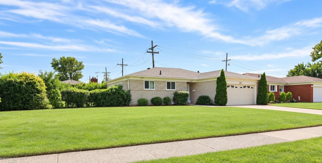 33221 Clifton Dr, Sterling Heights city