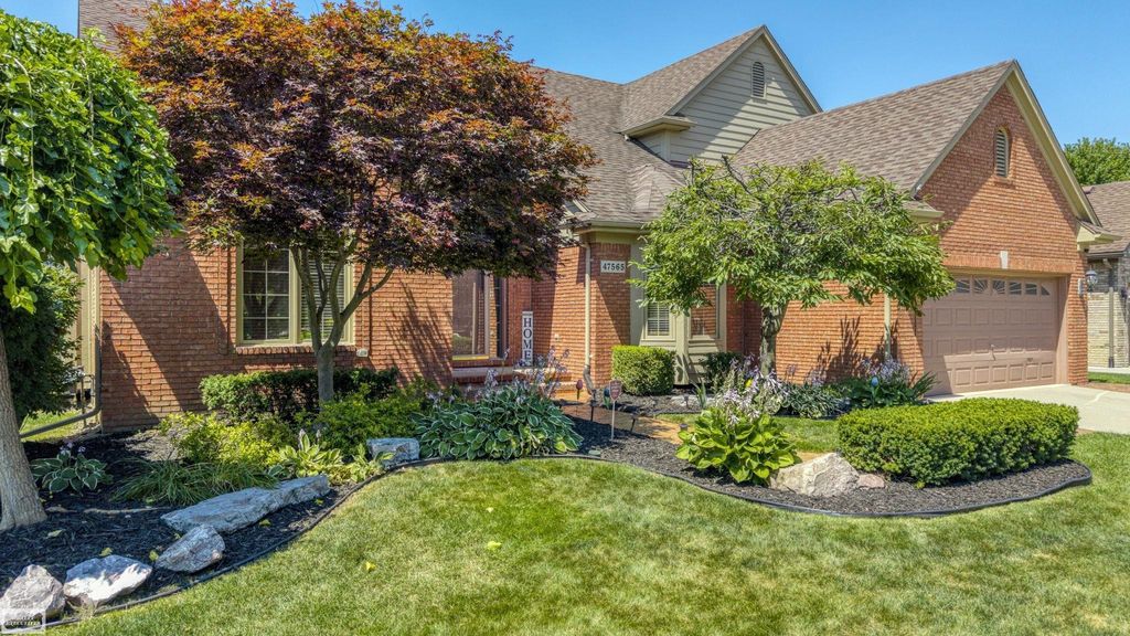 47565 Woodberry Estates Dr, Macomb township