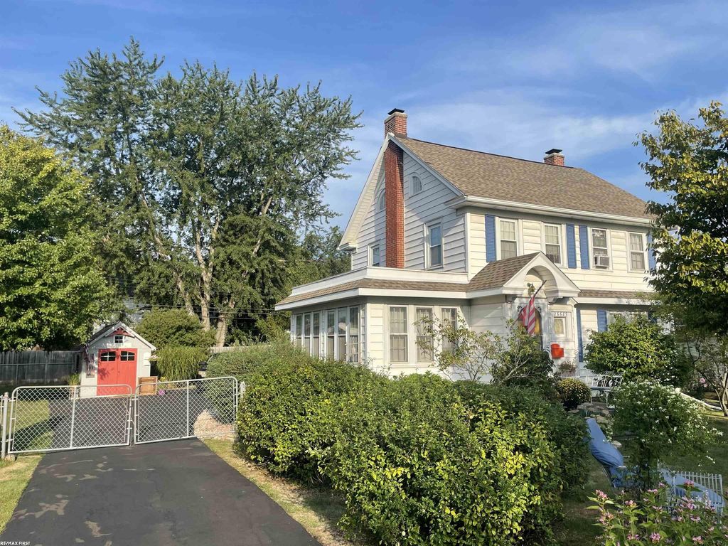 26689 Elm St, Roseville city